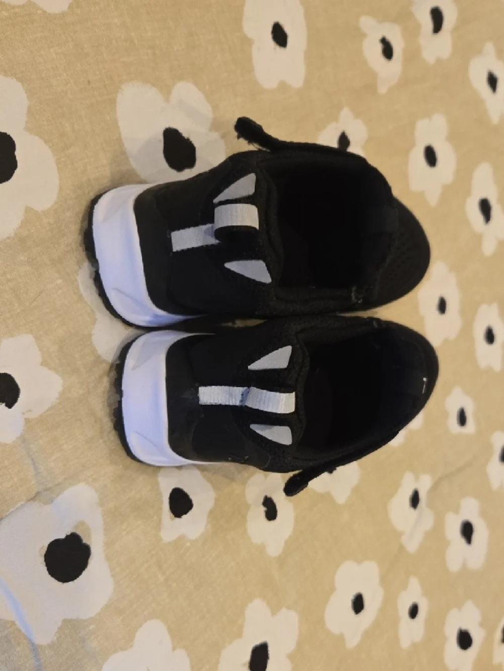 TIEM Women's Black Slip-On Athletic Sneakers with Cross-Strap - Picture 3 of 3